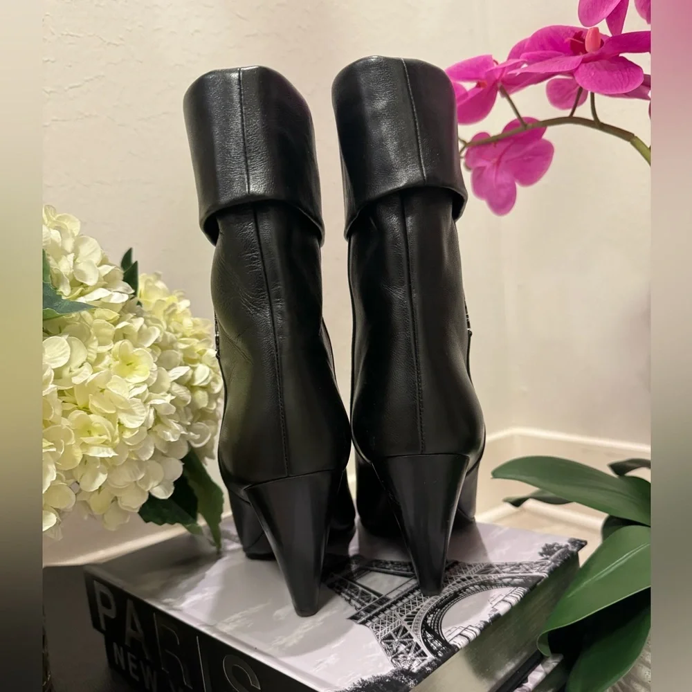 Yves Saint Laurent Black Pointed-Toe Folded-Cuff Leather Ankle Boots